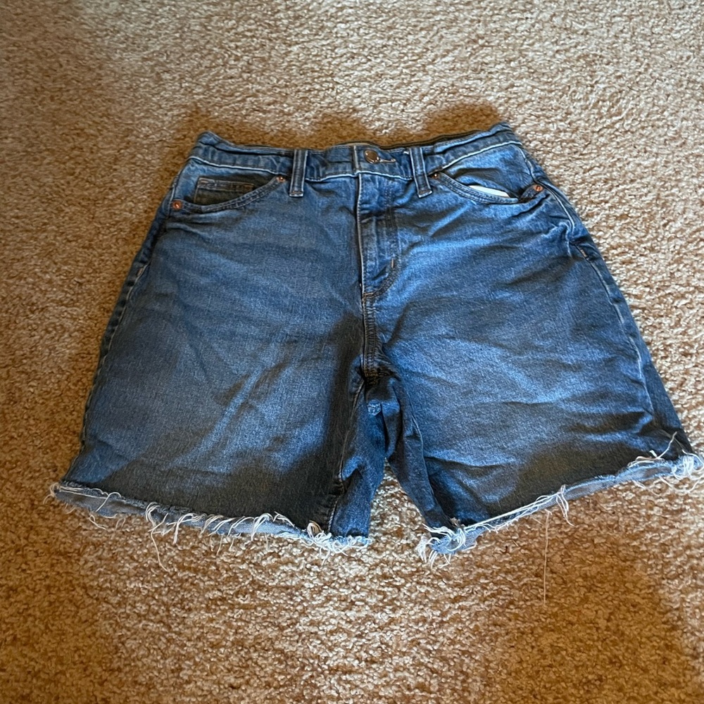 Universal Thread Size 2/26R Jorts